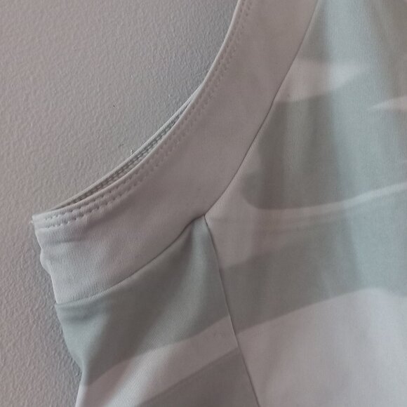 NIKE JORDAN zip front sports bra - Picture 6 of 9